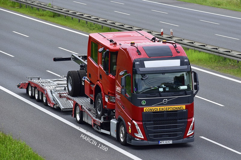 _DSC00011 (785)-crop-VOLVO FH V- Silva Olsztyn.JPG