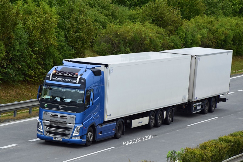 _DSC8400-crop-BIOFER-VOLVO FH IV-25,25m.JPG