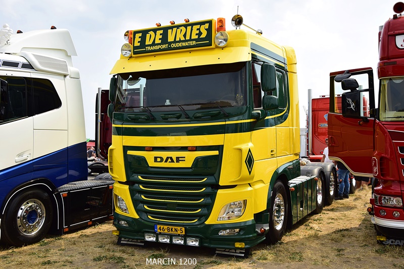 _DSC1054-crop-E. de Vries-DAF XF 106.JPG