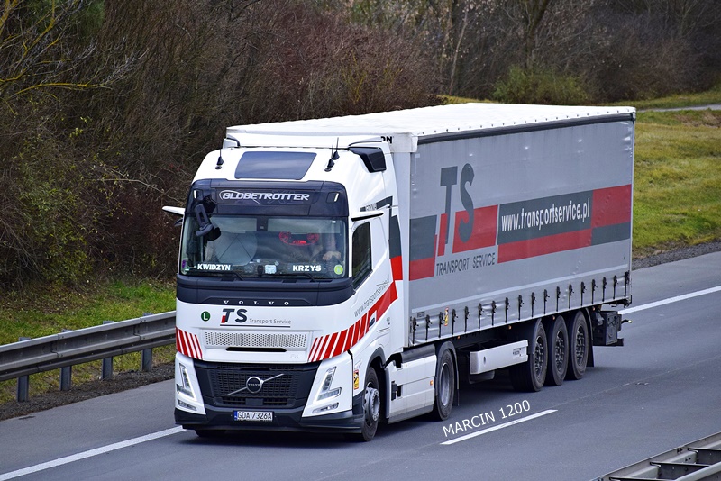 _DSC0733 TS GDYNIA-crop-VOLVO FH AERO.JPG