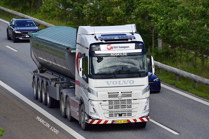_DSC4367 DSV-crop-VOLVO FH V.JPG