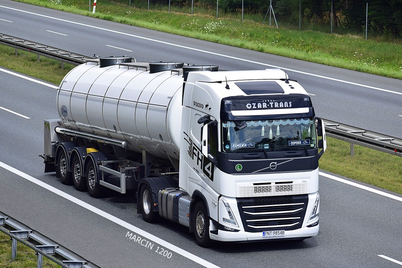 _DSC00011 (1294)-crop-Czar-Trans -VOLVO FH V.JPG