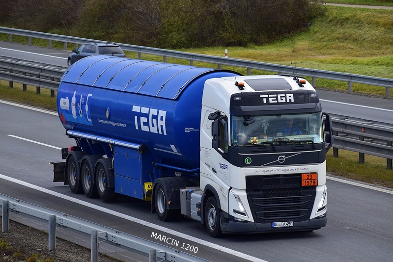 _DSC0164 TEGA-crop-Technische Gase und Gasetechnik-VOLVO FH V.JPG