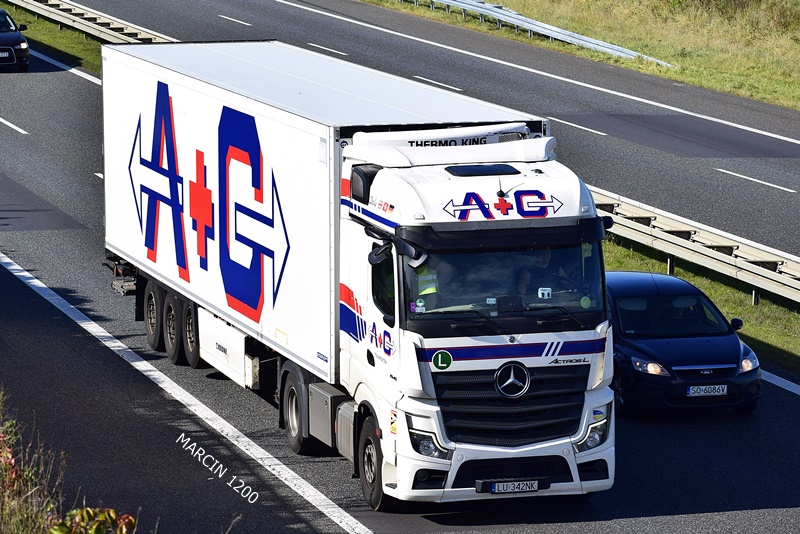 _DSC00011 (2224)-crop-A+G-Mercedes-Benz ActrosL MP5.JPG