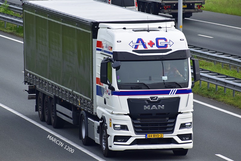 _DSC3291 A+G-crop-MAN TGX II.JPG