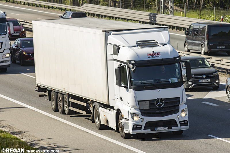 Mercedes-Benz Actros - MegaTransport.jpg