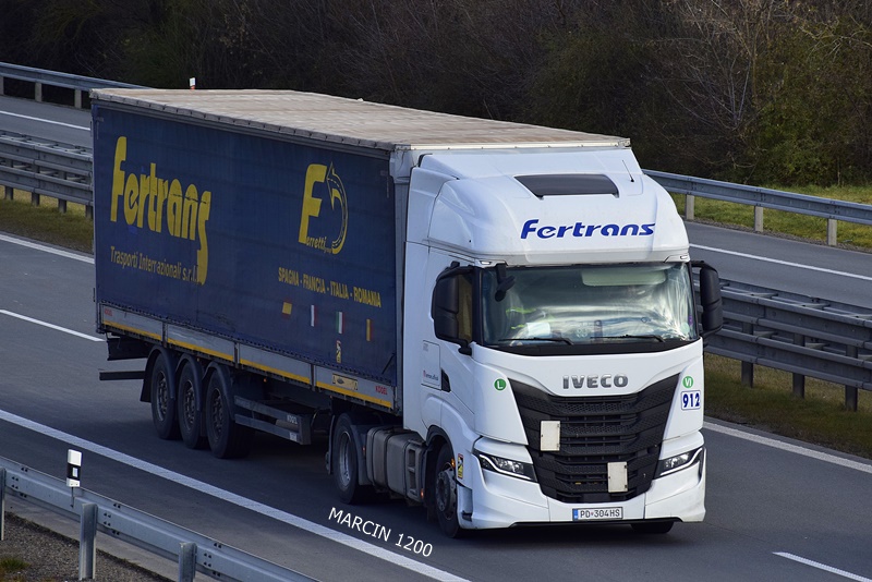 _DSC0615 FERTRANS-crop-IVECO S-WAY.JPG