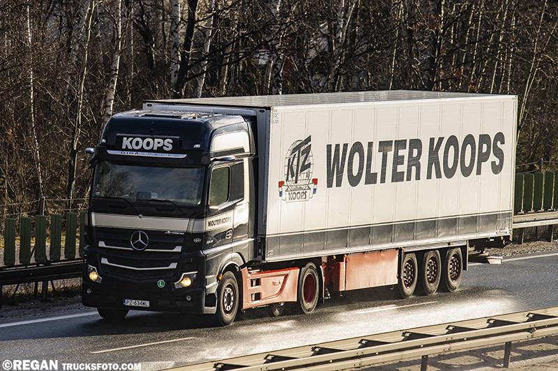 Mercedes-Benz Actros - Wolter Koops.jpg
