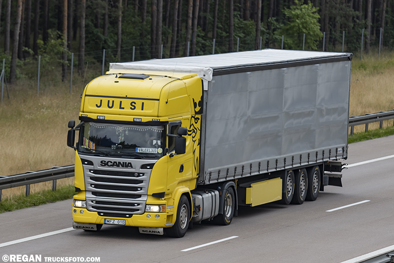 Scania R Streamline - Julsi.jpg