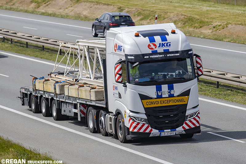 Iveco S-Way - JKG Transport.jpg