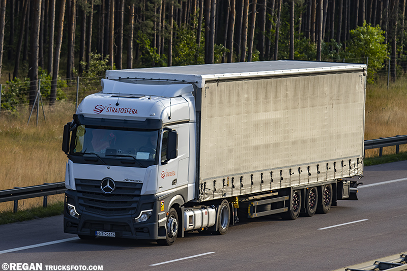 Mercedes-Benz Actros L - Stratosfera.jpg
