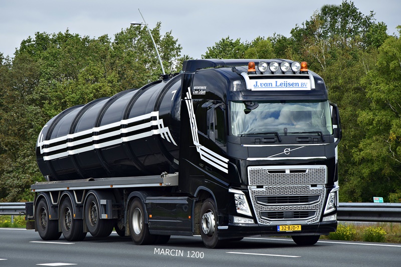 _DSC8999-crop-J. van Leijsen B.V.-VOLVO FH IV.JPG