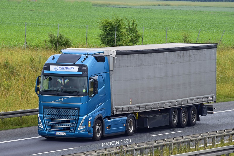 _DSC00011 (918)-crop-Tobtrans Damian Toboła-VOLVO FHV.JPG