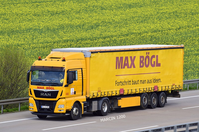 _DSC2157 MAX BOGL-crop-MAN TGX.JPG