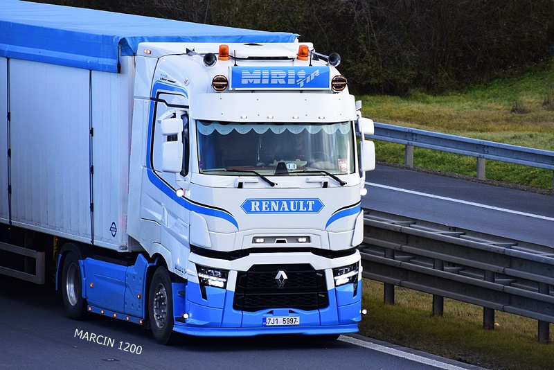 _DSC0194 MIRIS TIR-crop-RENAULT RANGE-T EVO.JPG