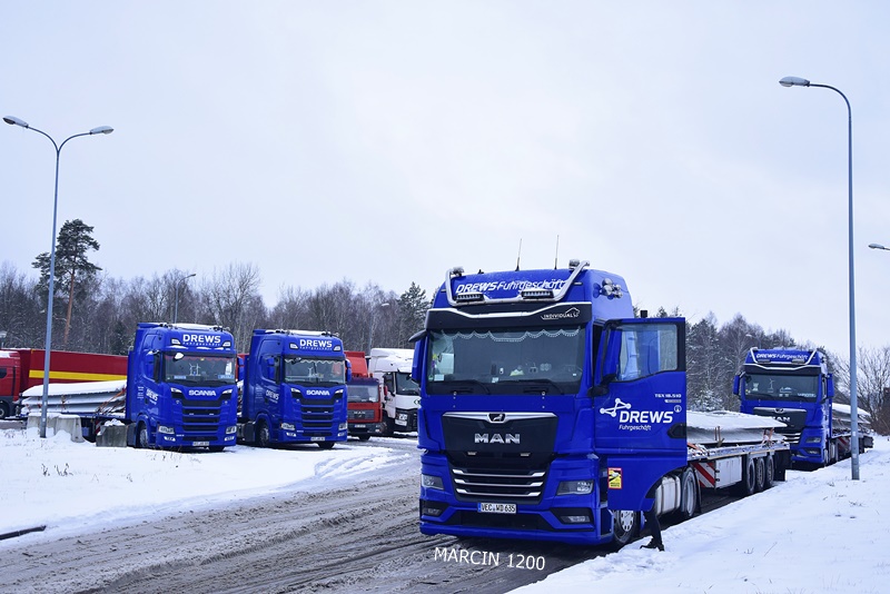 _DSC0856 DREWS-crop-SCANIA , MAN.JPG