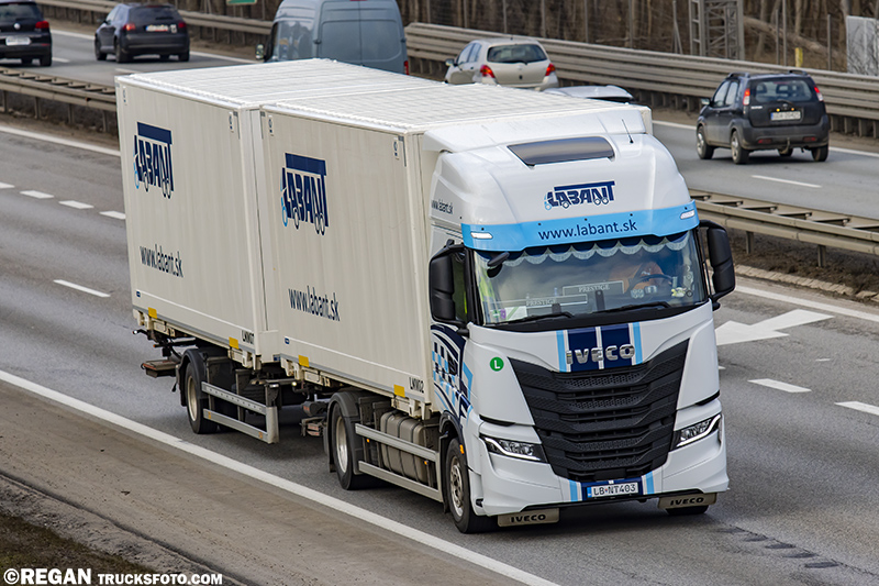 Iveco S-Way - Labant.jpg