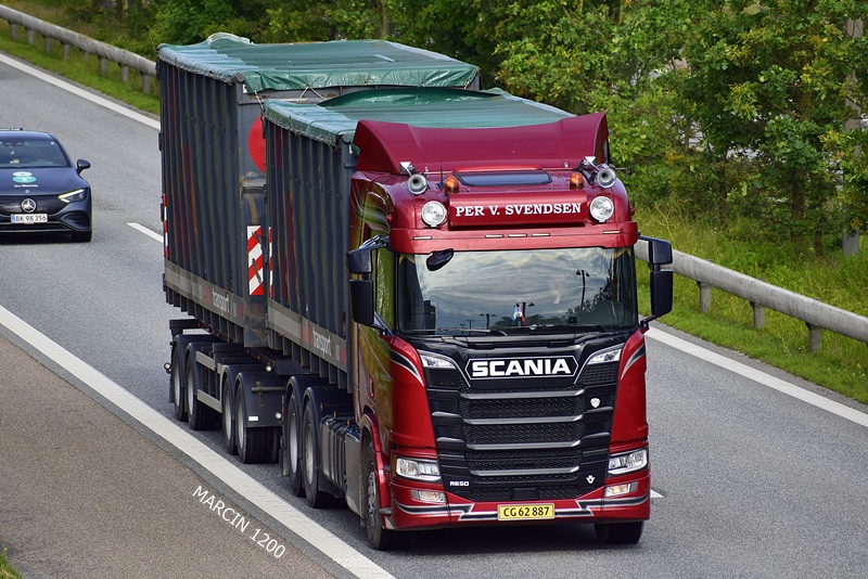 _DSC4385 PER V. SVENDSEN-crop-SCANIA R650 V8.JPG
