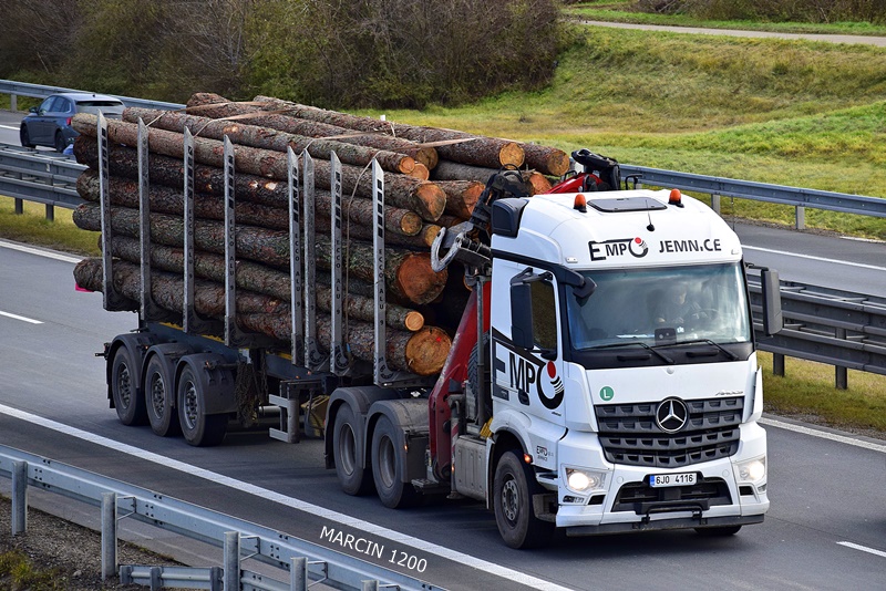 _DSC0180 EMPO JEMNICE-crop-Mercedes-Benz Arocs.JPG