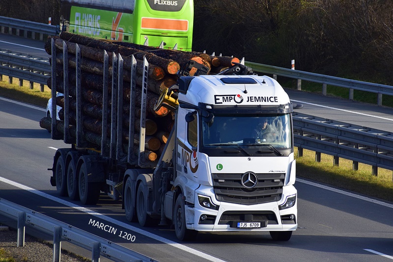 _DSC0378 EMPO JEMNICE-crop-Mercedes-Benz Actros MP5.JPG