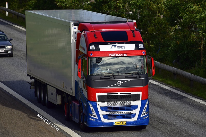 _DSC4323 DFDS-crop-VOLVO FH V.JPG