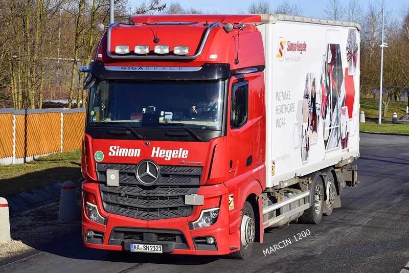 _DSC1139 SIMON HEGELE-crop-Mercedes-Benz Actros MP5.JPG
