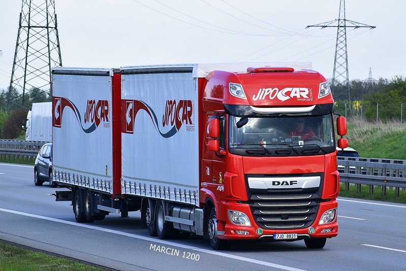 _DSC2217 JIPO CAR-crop-DAF XF 106 II.JPG