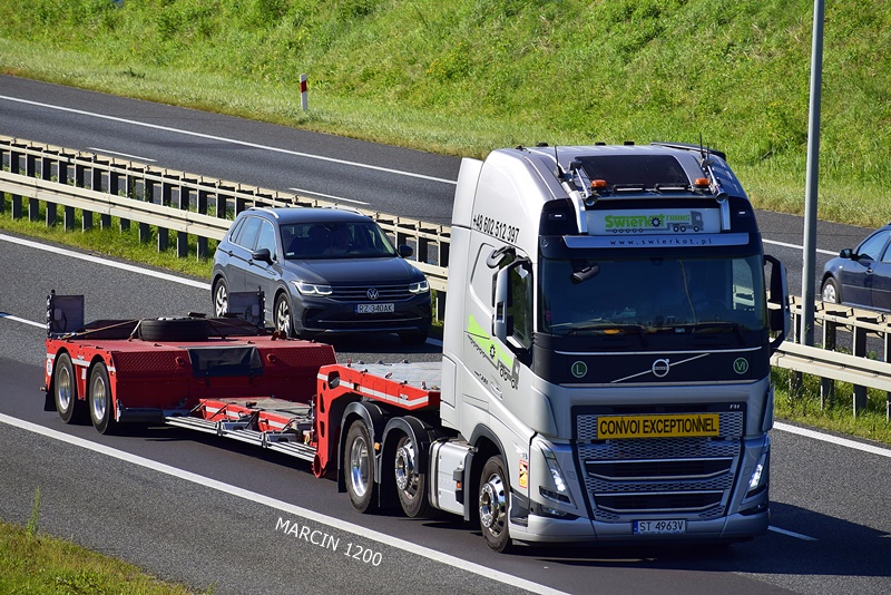_DSC7047-crop-ŚWIERKOT-VOLVO FHV.JPG
