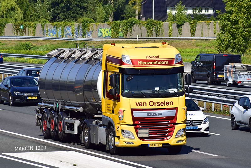 _DSC7435 VAN ORSELEN-crop-DAF XF 106.JPG