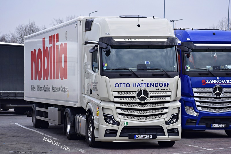 _DSC1473 OTTO HATTENDORF-crop-Mercedes-Benz ActrosL MP5.JPG