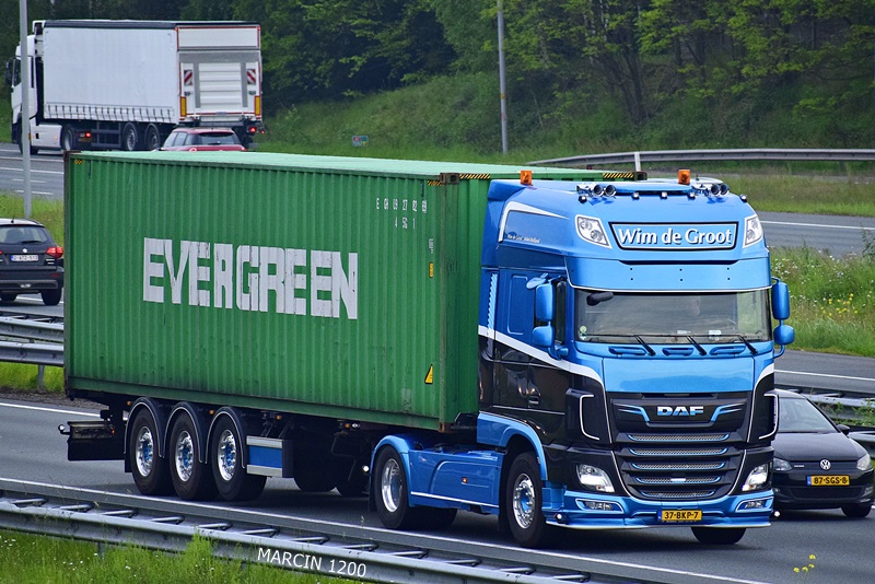 _DSC3586 WIM DE GROOT-crop-DAF XF 106 II.JPG