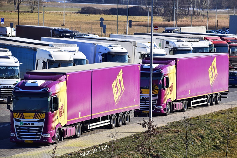 _DSC1640 EST-Transam Trucking Limited-crop-DAF XG+.JPG