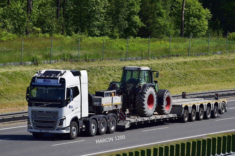 _DSC4359-crop-BUDPOL-VOLVO FH IV.JPG