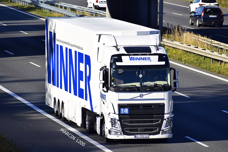 _DSC00011 (2383)-crop-Winner-VOLVO FHIV.JPG