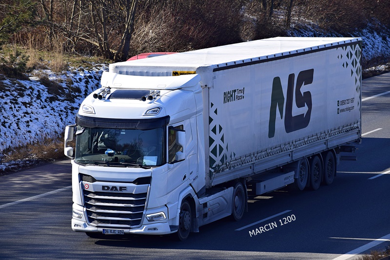 _DSC1613 NLS LOG-crop-DAF XG.JPG