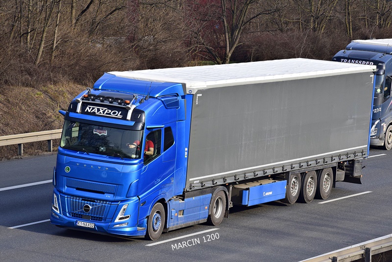 _DSC1775 NAXPOL-crop-VOLVO FH AERO.JPG