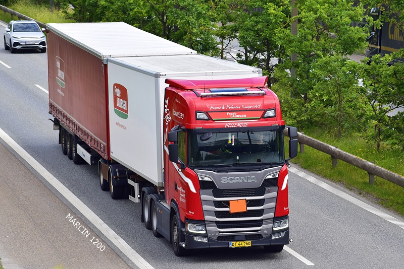 _DSC4881 HANSEN PEDERSEN TRANSPORT-crop-SCANIA S530 V8- 25,25m - FRODE  LAURSEN.JPG