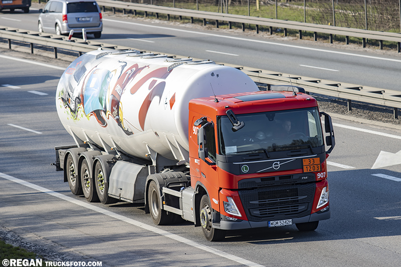 Volvo FM - Orlen Transport.jpg