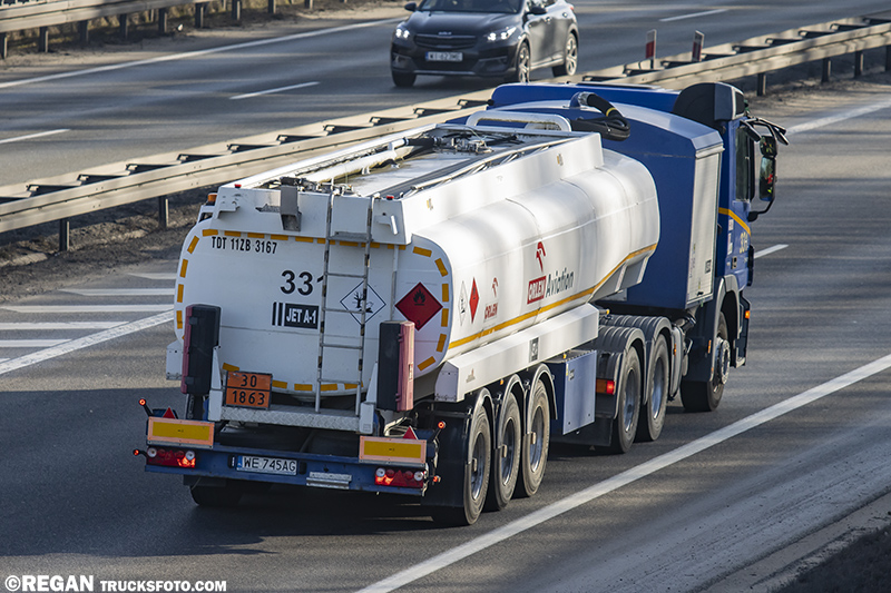 Mercedes-Benz Actros - Olen Aviation.jpg