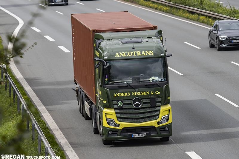 Mercedes-Benz Actros - Ancotrans.jpg
