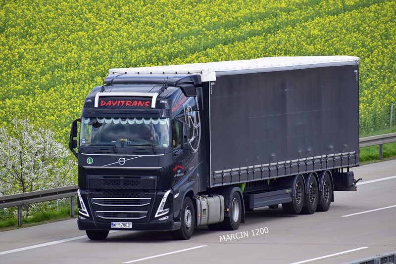 _DSC2113 DAVITRANS-crop-VOLVO FHV.JPG