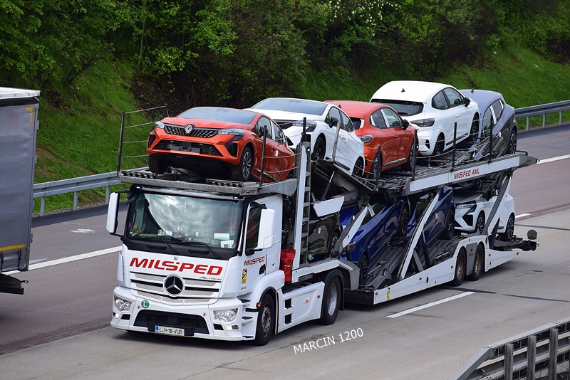 _DSC1119 MILSPED-crop-ACTROS.JPG