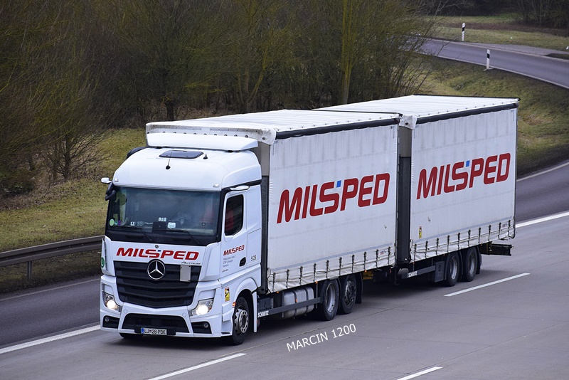 _DSC1379 MILSPED-crop-ACTROS MP5.JPG