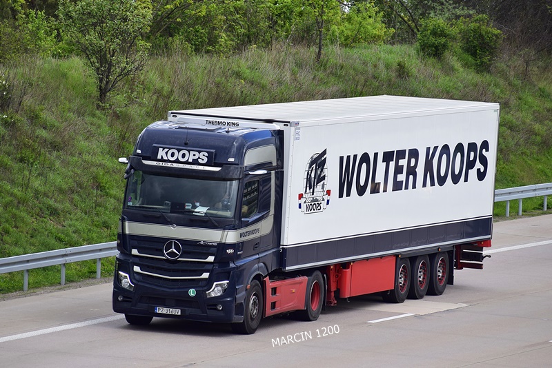 _DSC1816 KOOPS-crop-Mercedes-Benz Actros MP5.JPG