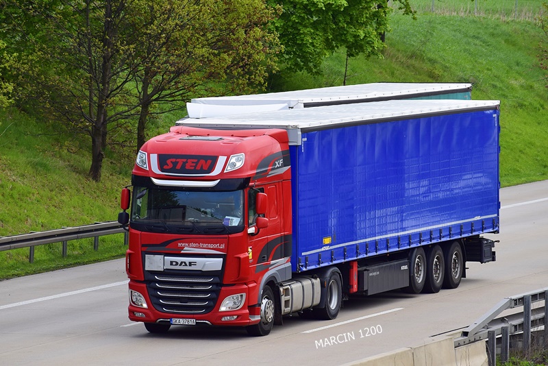 _DSC1370 STEN-crop-DAF XF 106 II.JPG