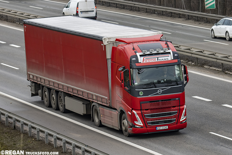 Volvo FH5 - Fiedor Trans.jpg