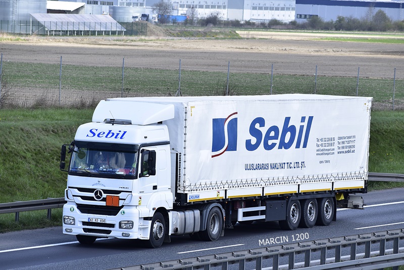 _DSC5639-crop-SEBIL-Mercedes-Benz Axor.JPG