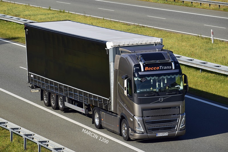 _DSC00011 (1840)-crop-BeccoTrans-VOLVO FH V.JPG
