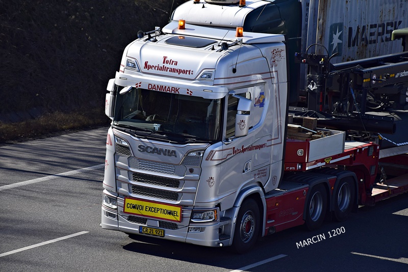 _DSC1969 TOFRA-crop-SCANIA S650 V8.JPG
