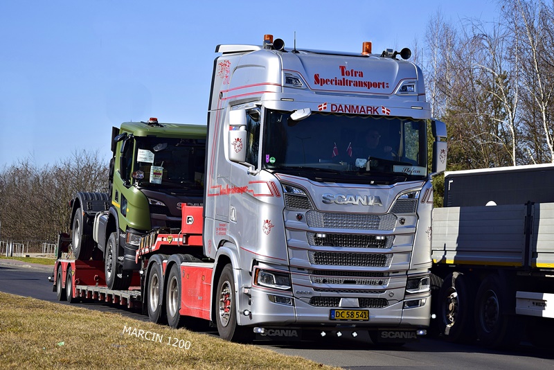 _DSC1965 TOFRA-crop-SCANIA S660 V8.JPG